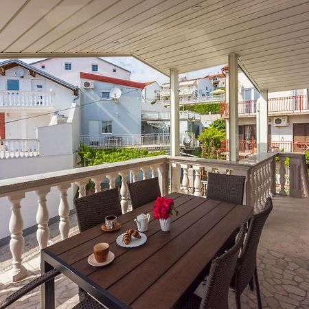 Apartments Mirela Цриквеница Экстерьер фото