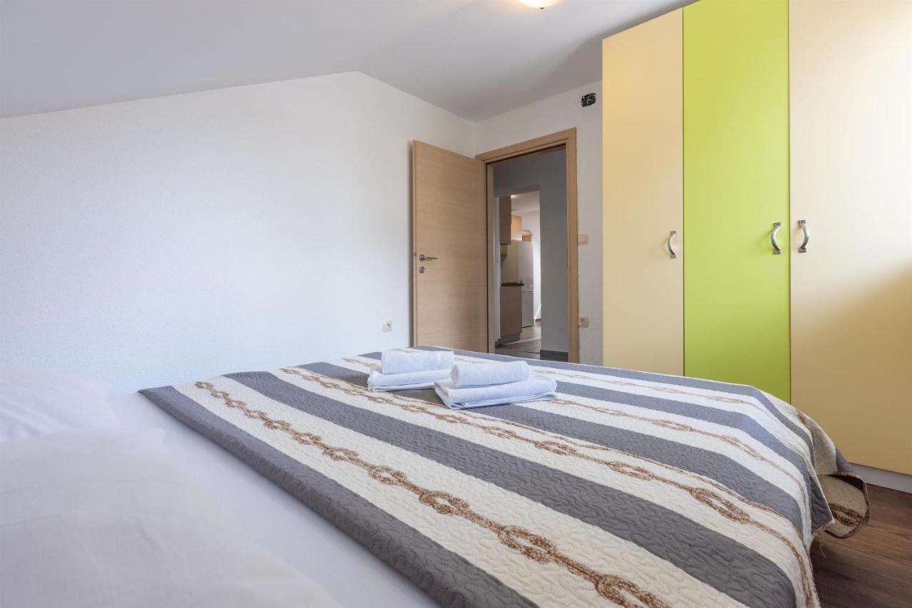 Apartments Mirela Цриквеница Экстерьер фото