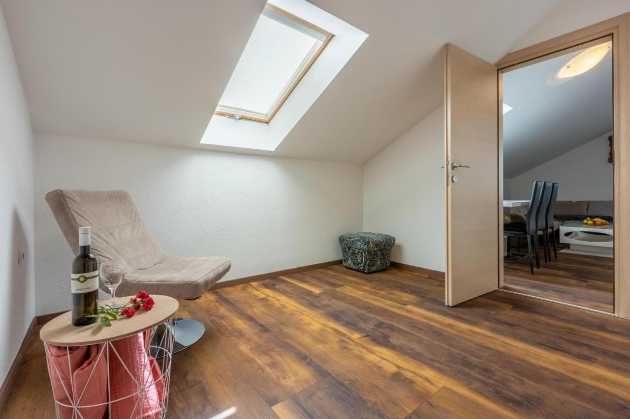 Apartments Mirela Цриквеница Экстерьер фото