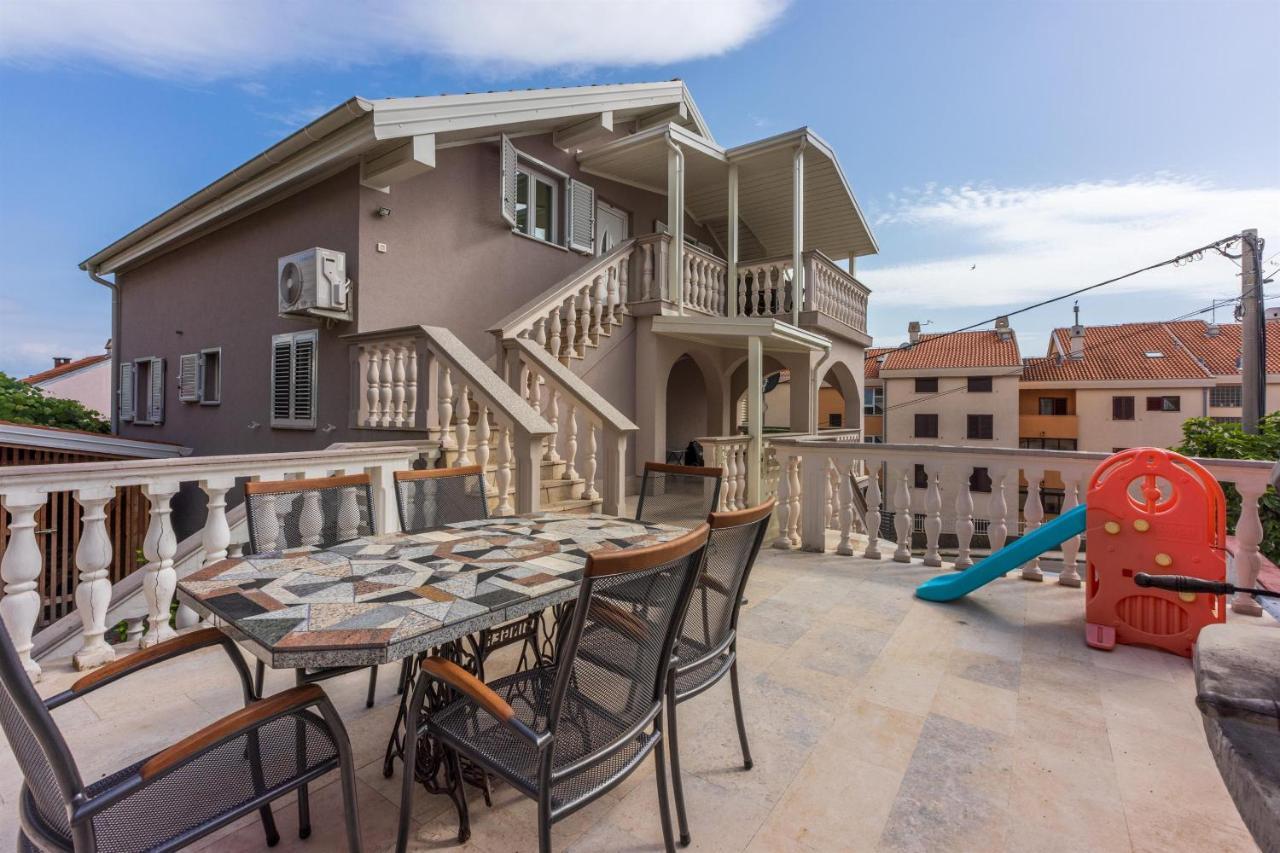 Apartments Mirela Цриквеница Экстерьер фото
