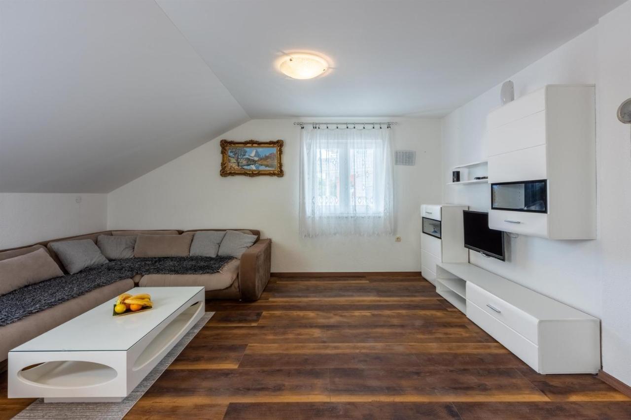 Apartments Mirela Цриквеница Экстерьер фото