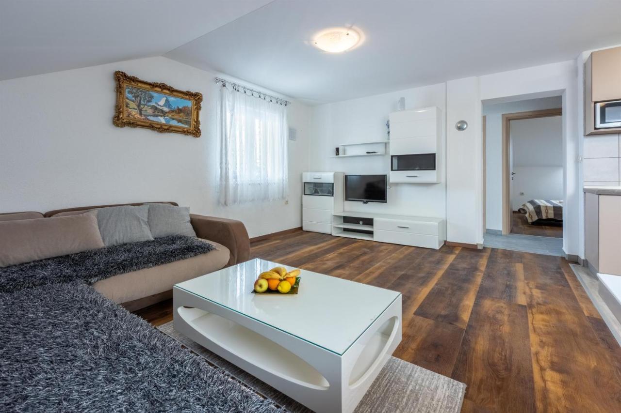 Apartments Mirela Цриквеница Экстерьер фото