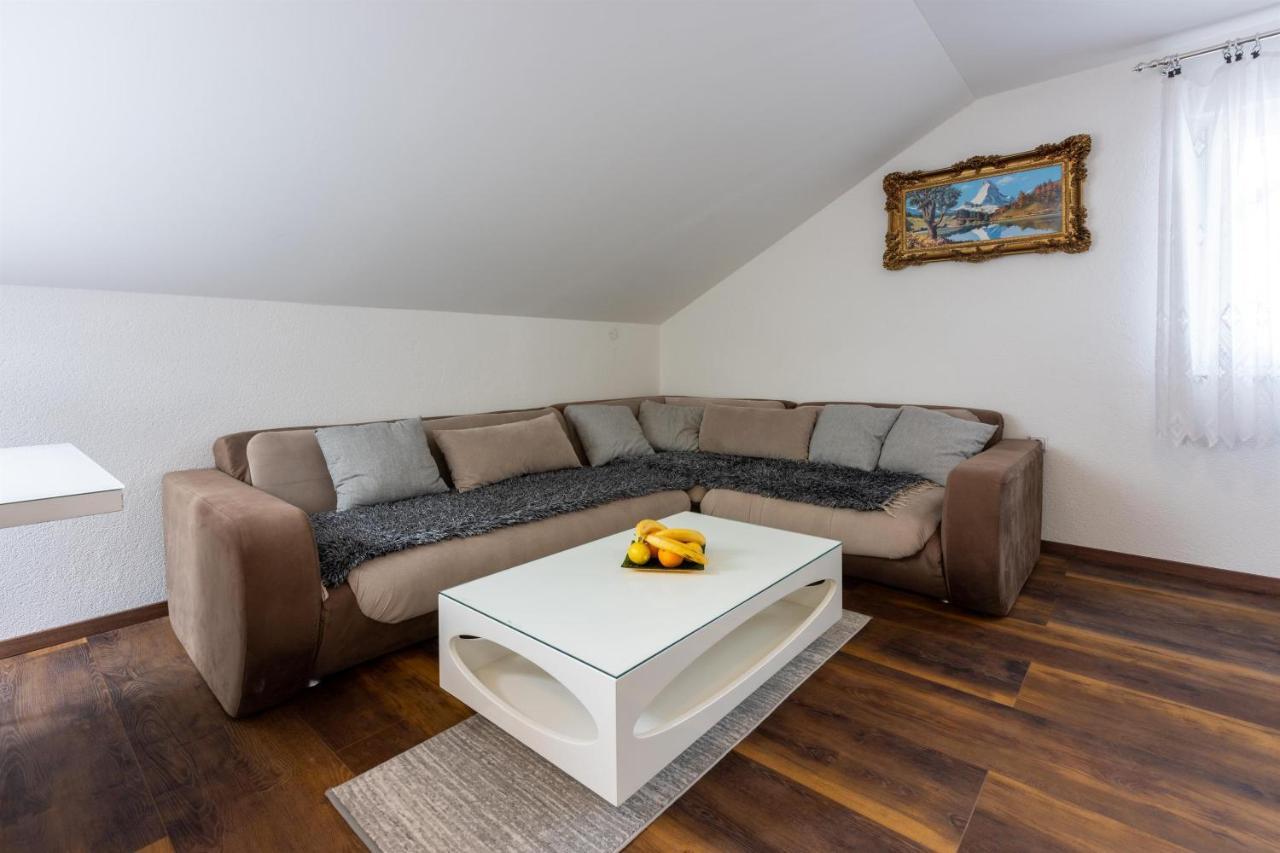 Apartments Mirela Цриквеница Экстерьер фото
